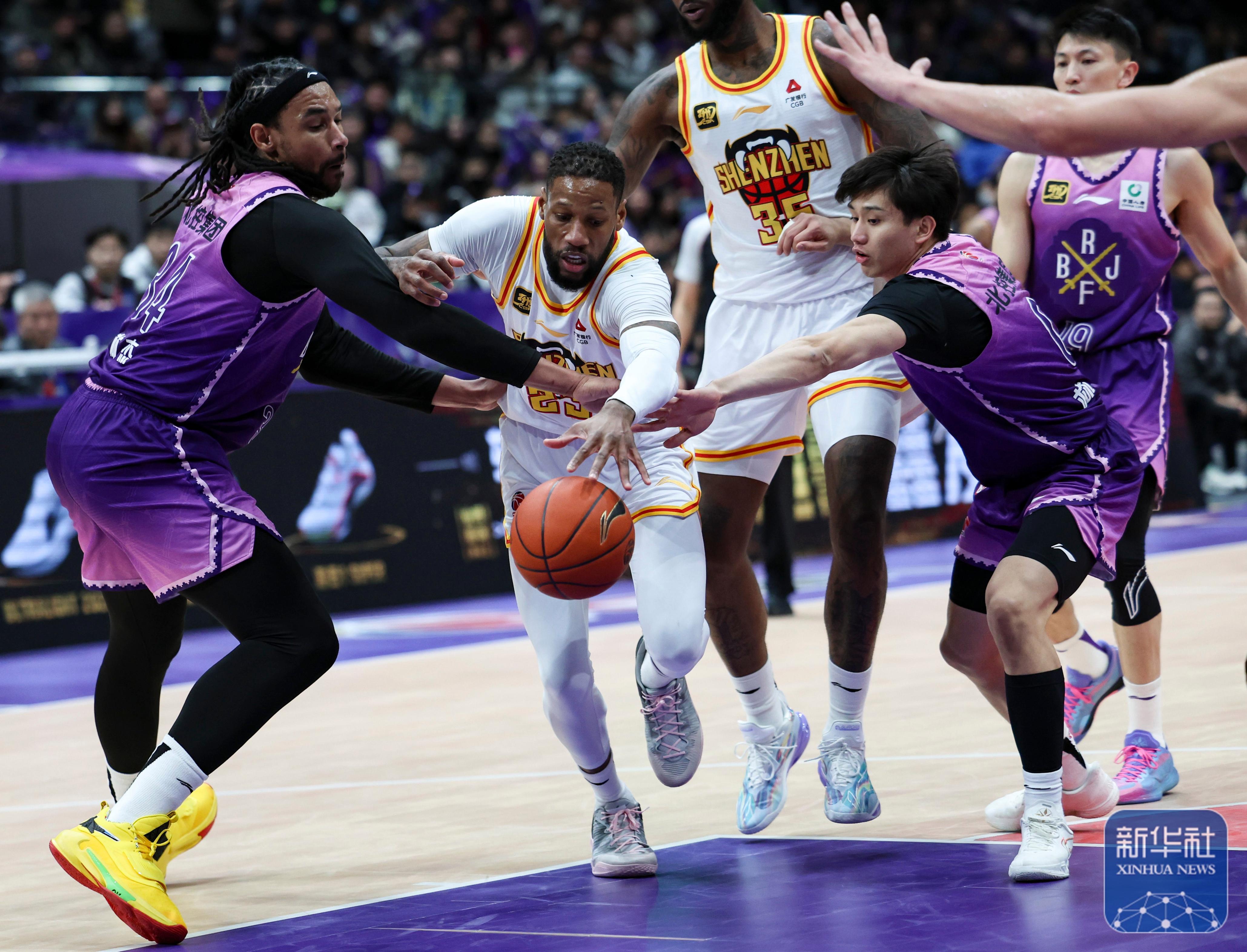 今夜CBA常规赛传出新动向；洛杉矶湖人强势反弹；管理层表态：话题不断；数据趋势出现新变化的简单介绍