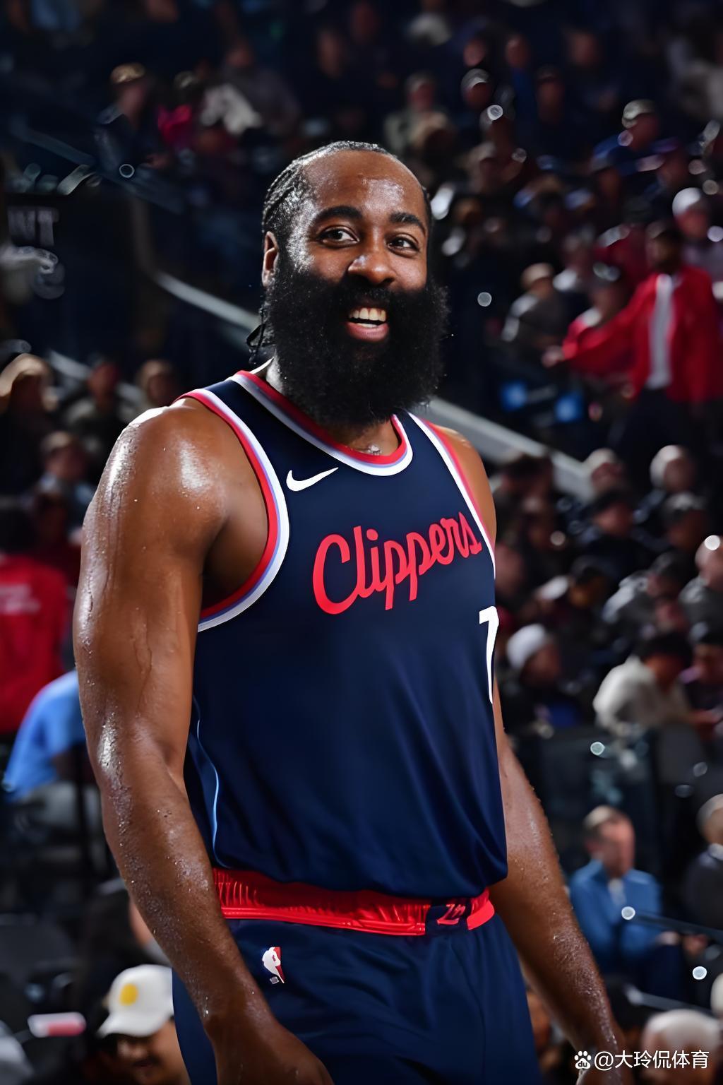 包含刚刚！转会期洛杉矶快船调整名单以备德国杯本菲卡赛前再遭质疑，曼城今晚迎来里程碑的词条