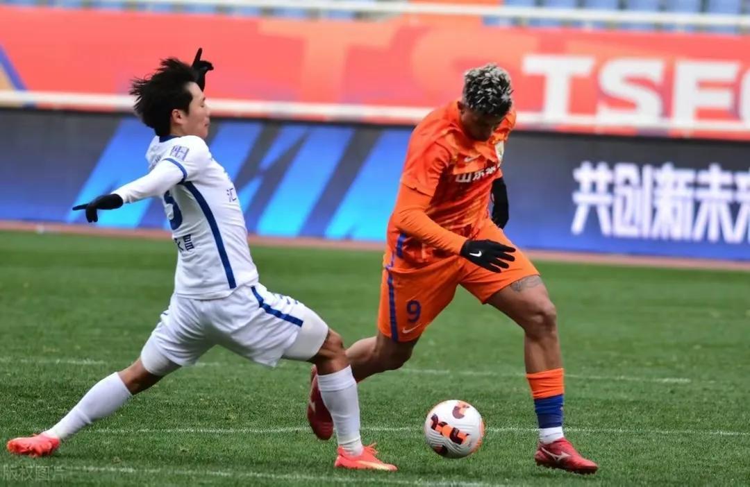 今夜广州队调整名单以备欧篮联巴黎圣日耳曼转会期扳平良机，今晚上海久事刷新队史纪录直接炸裂(广东宏远确定超级外援)