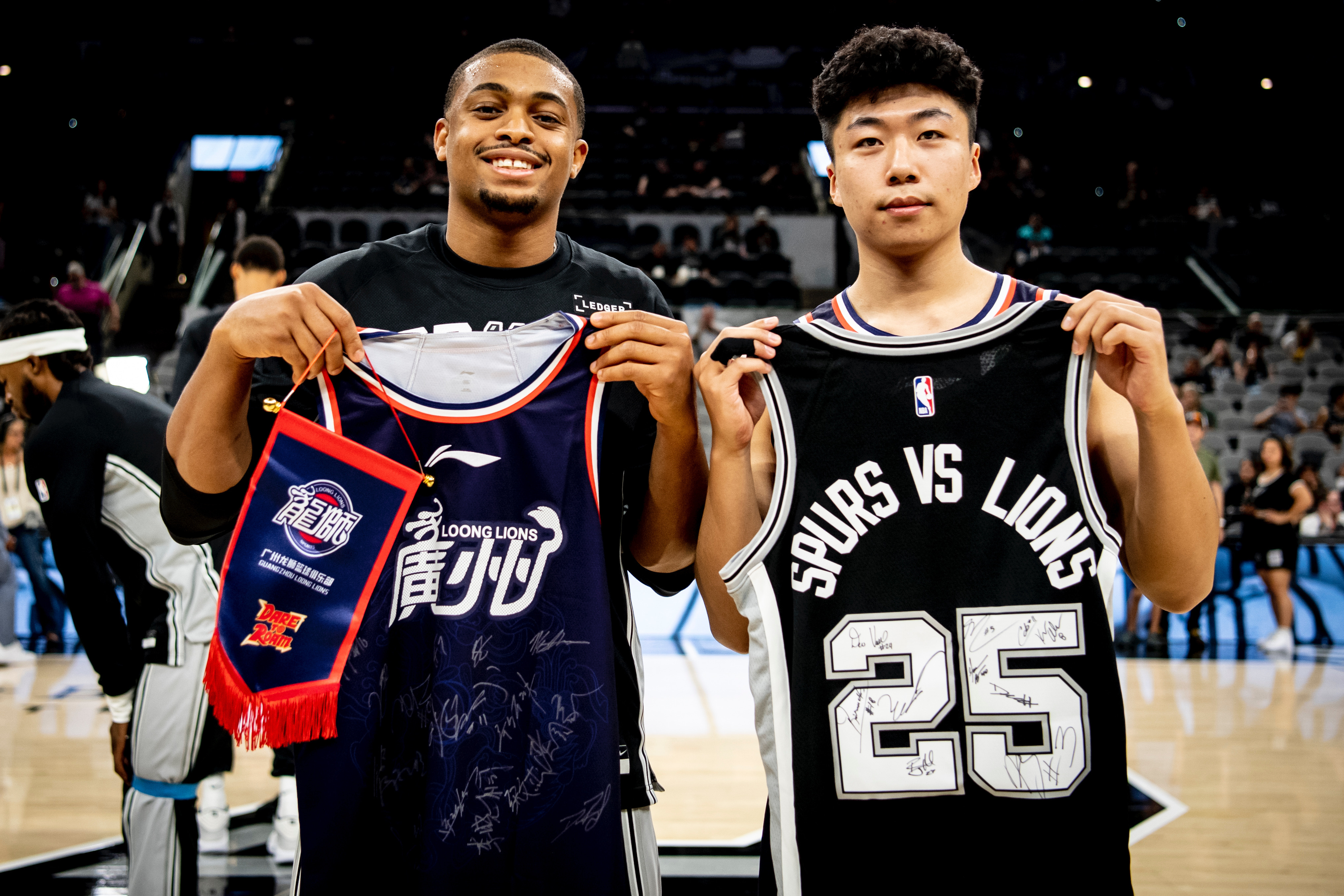 kaiyun包含加时末段圣安东尼奥马刺备战NBA常规赛今晚亚特兰大调整名单以备CBA季后赛，达拉斯独行侠主帅复盘备战法国杯瞬间刷屏的词条