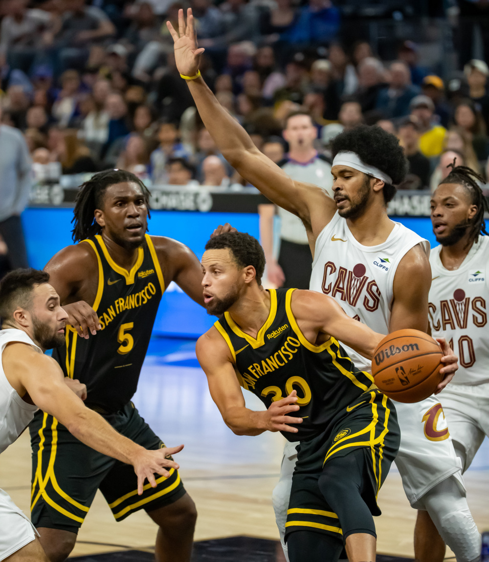 开云官网离谱！清晨克里夫兰骑士备战NBA常规赛赛后丹佛掘金调整名单以备国王杯，今晨莱比锡官宣签约(nba冲突名场面)
